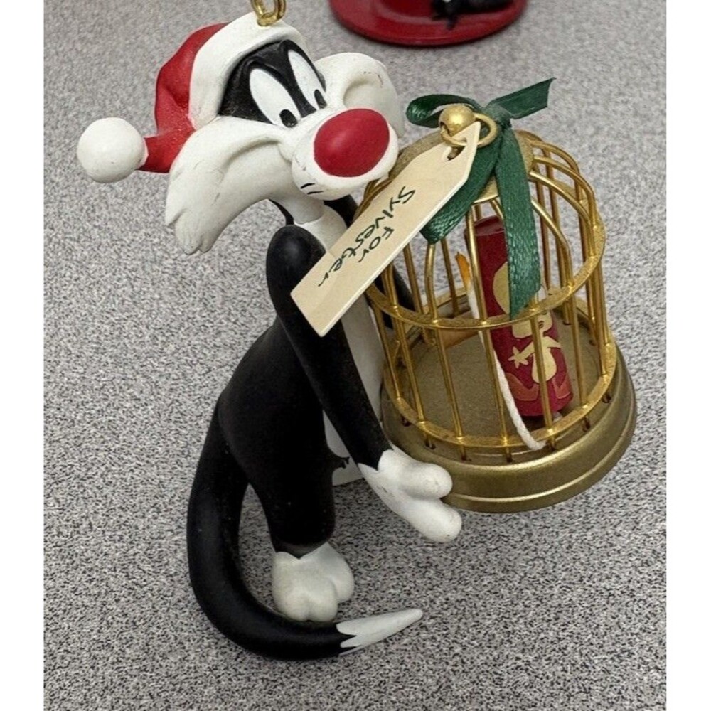 Vintage Hallmark Keepsake Ornament Looney Tunes Sylvester's Bang-Up Gift w/box